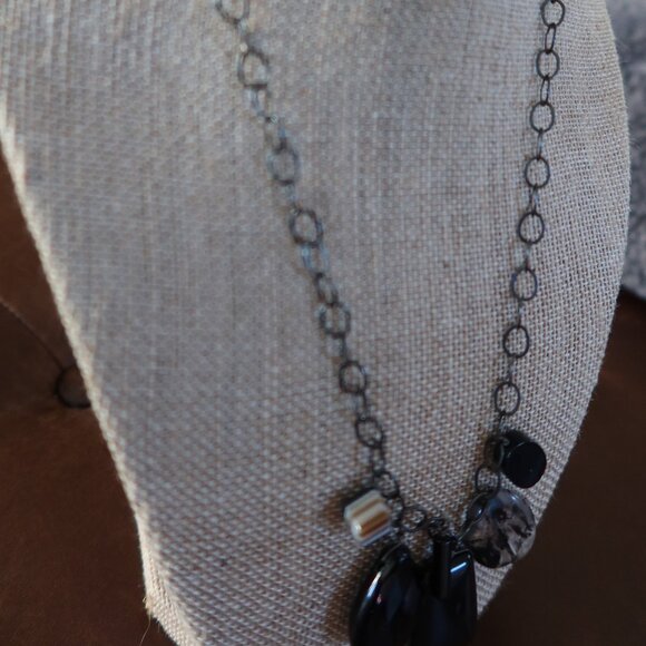 Black onyx beads and sterling silver Sherzada necklace pendant up to 18.25" - Picture 6 of 13